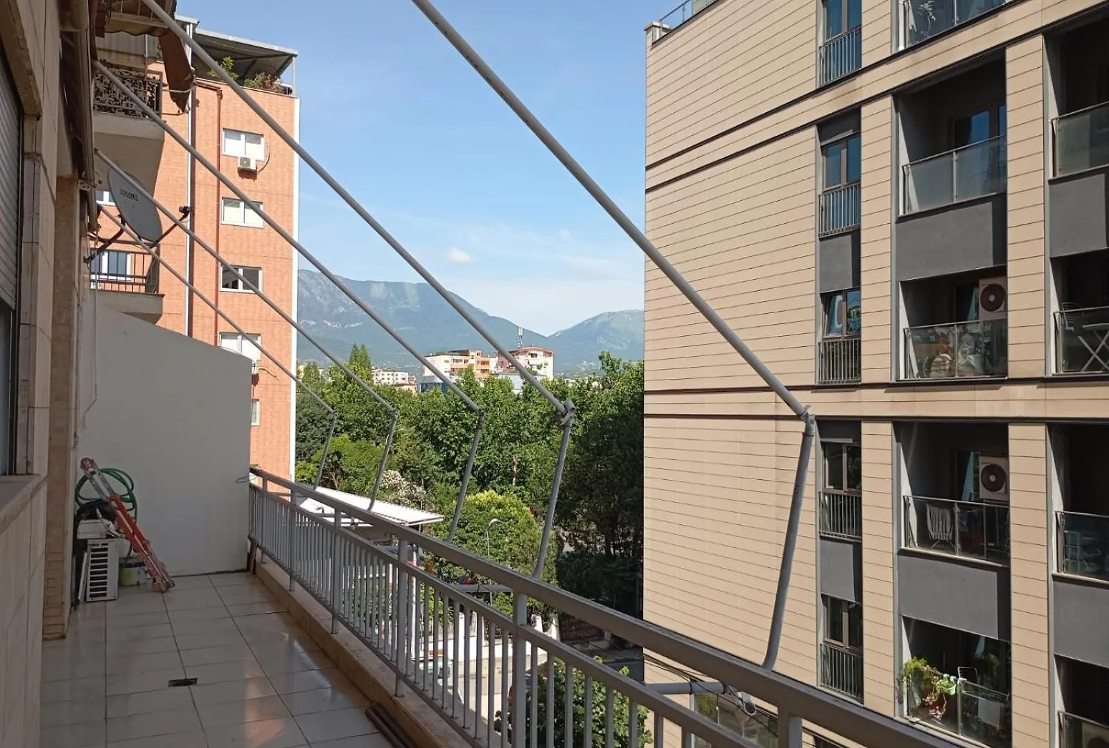 Royal Hostel Opposite Nalu Bar Tirana