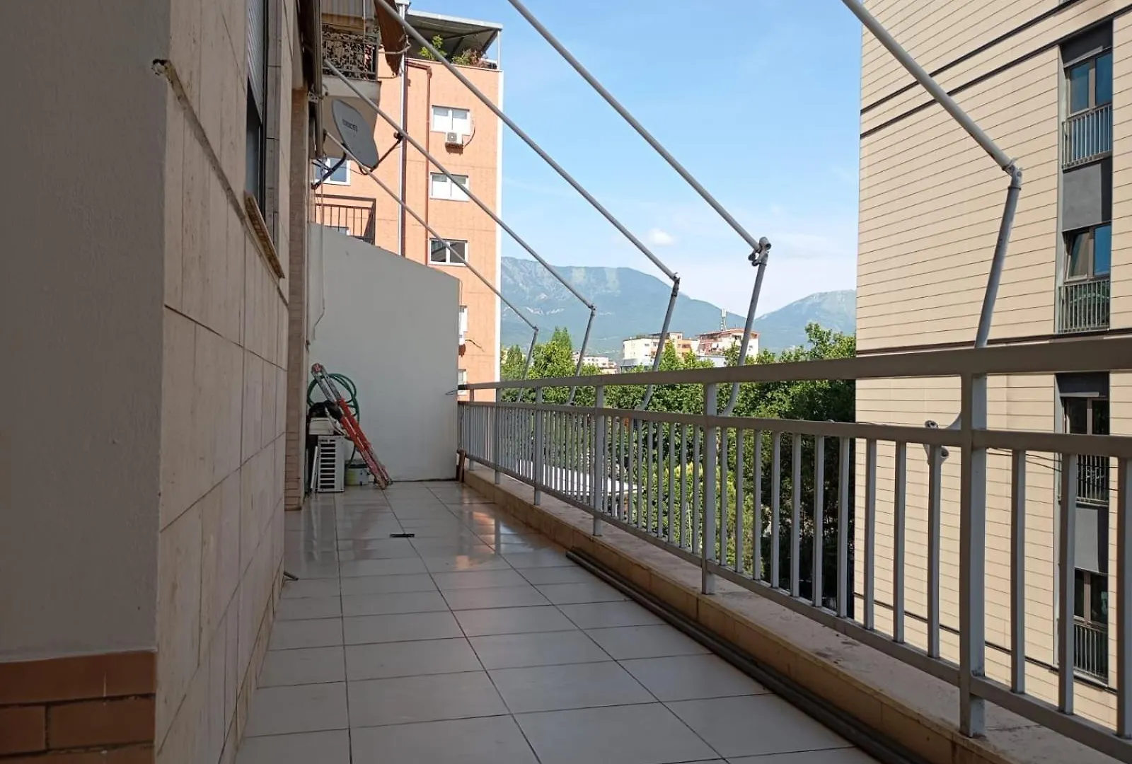 Sina Royal Hostel Тирана 0*,  Албания